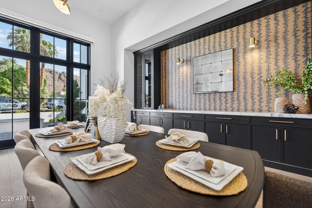 5617 E MONTECITO Avenue, Phoenix, AZ 85018
