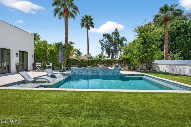 5617 E MONTECITO Avenue, Phoenix, AZ 85018