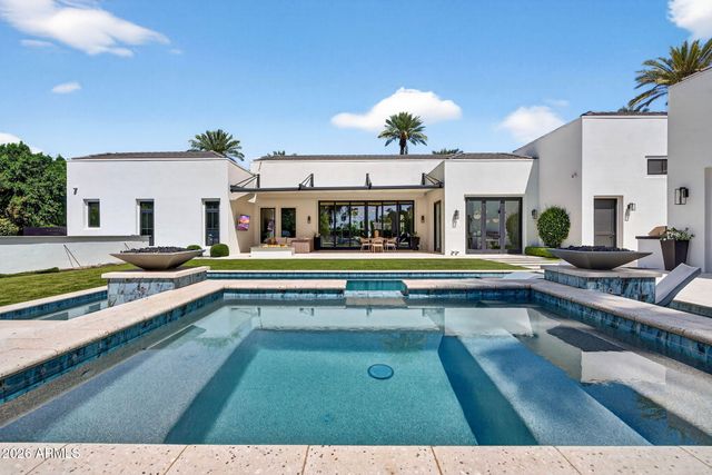 5617 E MONTECITO Avenue, Phoenix, AZ 85018