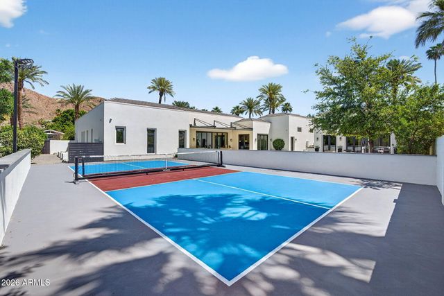 5617 E MONTECITO Avenue, Phoenix, AZ 85018