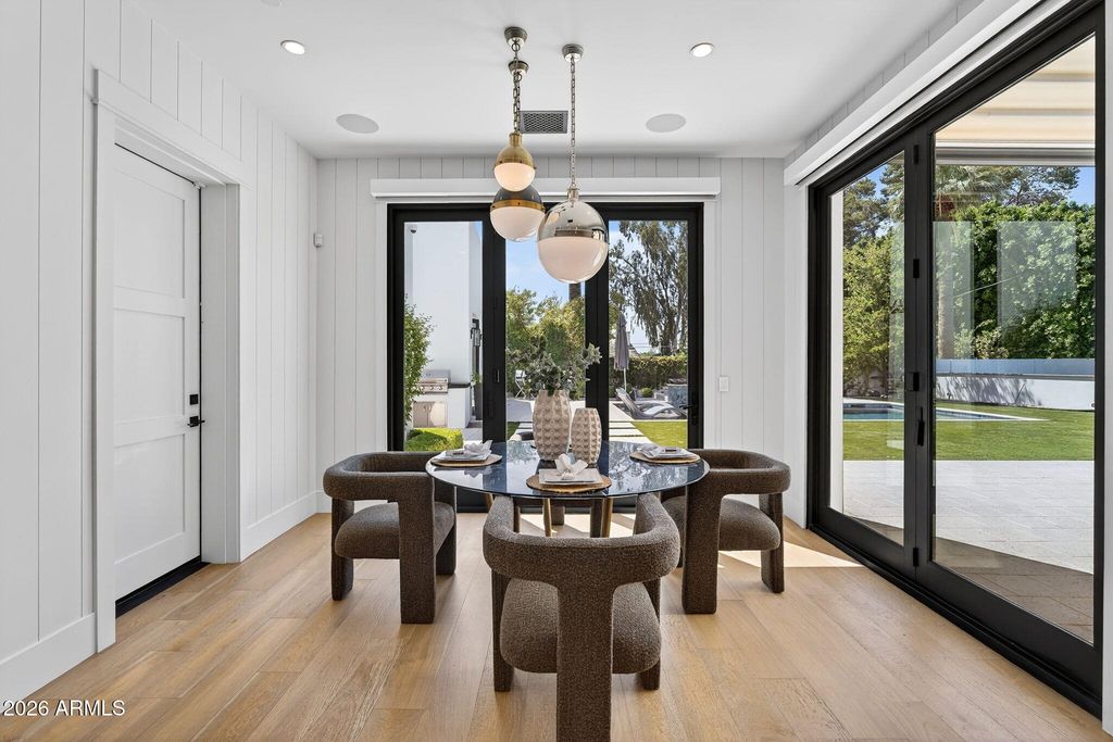 Image 20 of property listing at 5617 E MONTECITO Avenue, Phoenix, AZ 85018