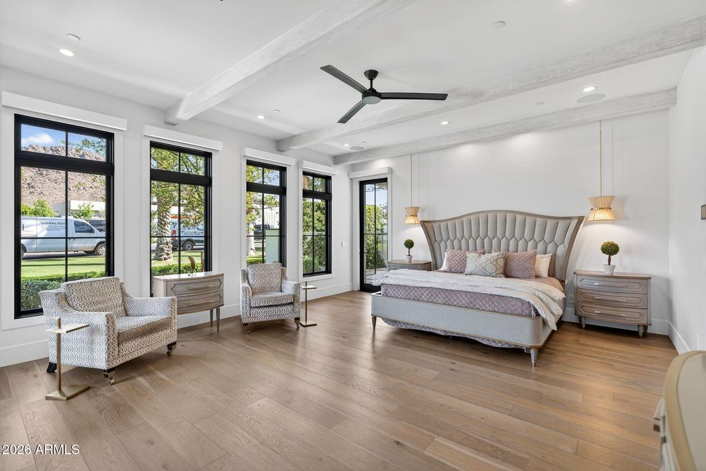 Image 25 of property listing at 5617 E MONTECITO Avenue, Phoenix, AZ 85018