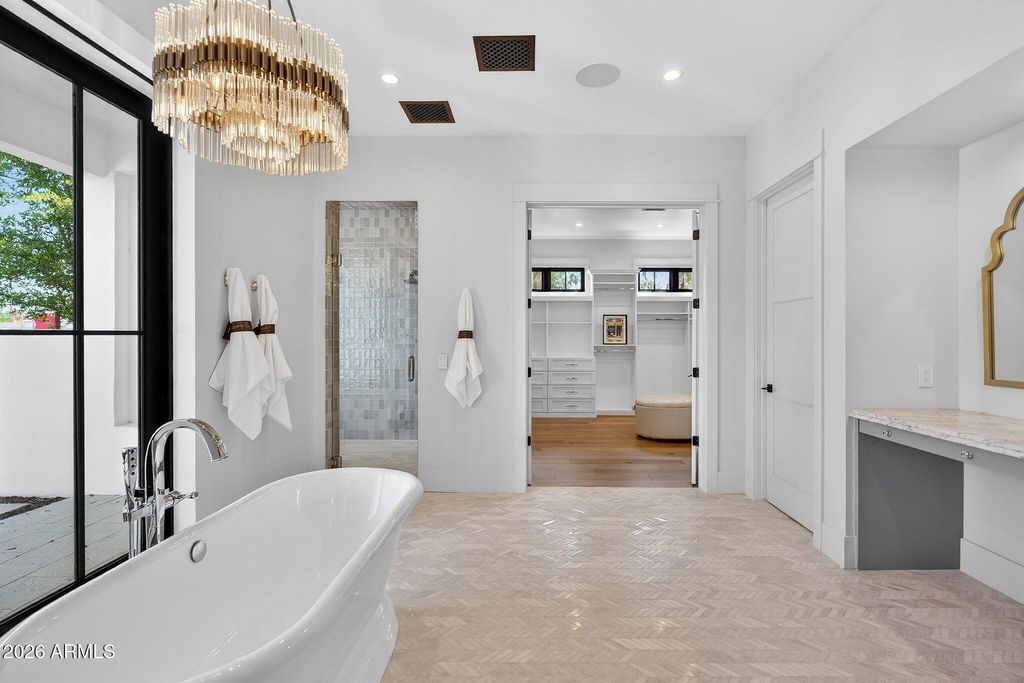 Image 28 of property listing at 5617 E MONTECITO Avenue, Phoenix, AZ 85018