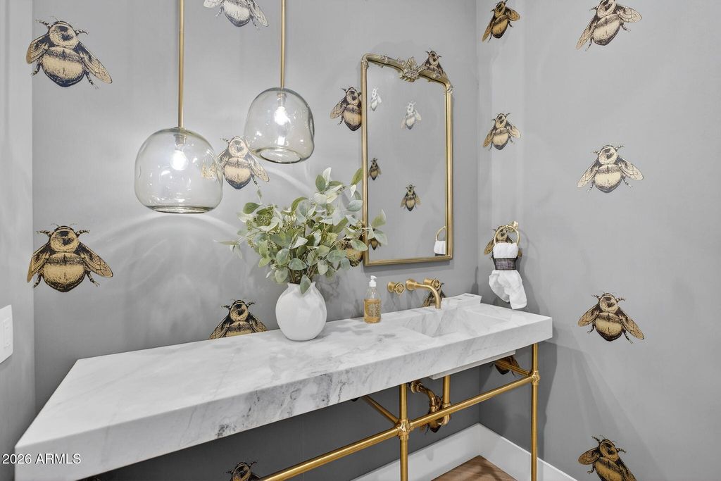 Image 41 of property listing at 5617 E MONTECITO Avenue, Phoenix, AZ 85018