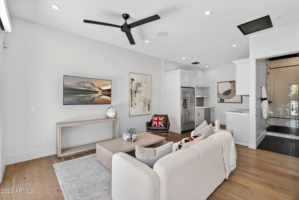 Image 56 of property listing at 5617 E MONTECITO Avenue, Phoenix, AZ 85018