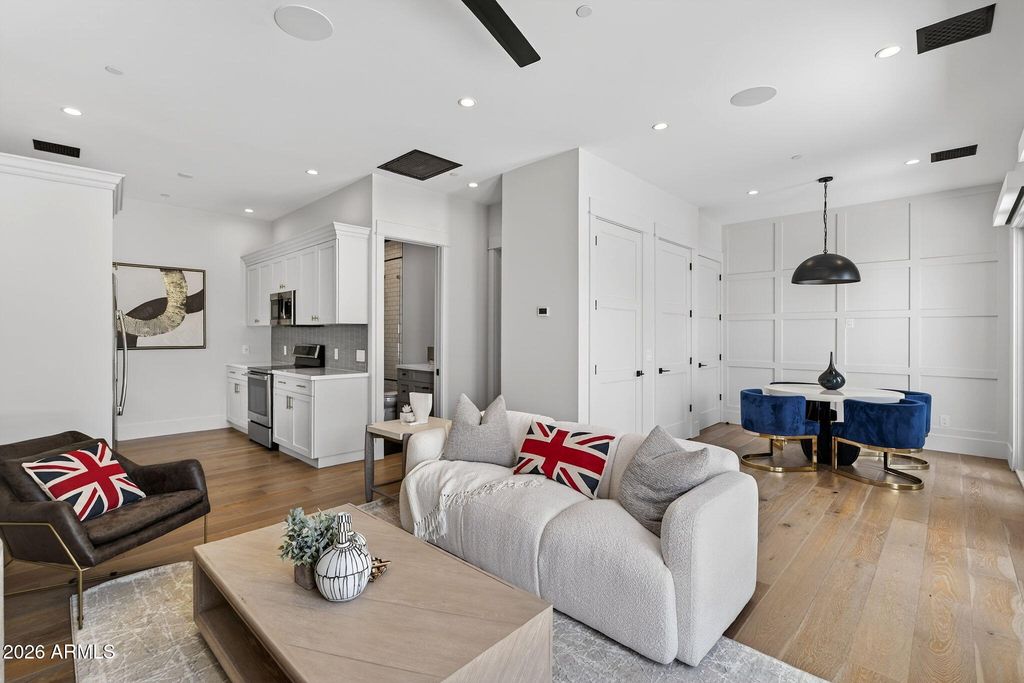 Image 57 of property listing at 5617 E MONTECITO Avenue, Phoenix, AZ 85018