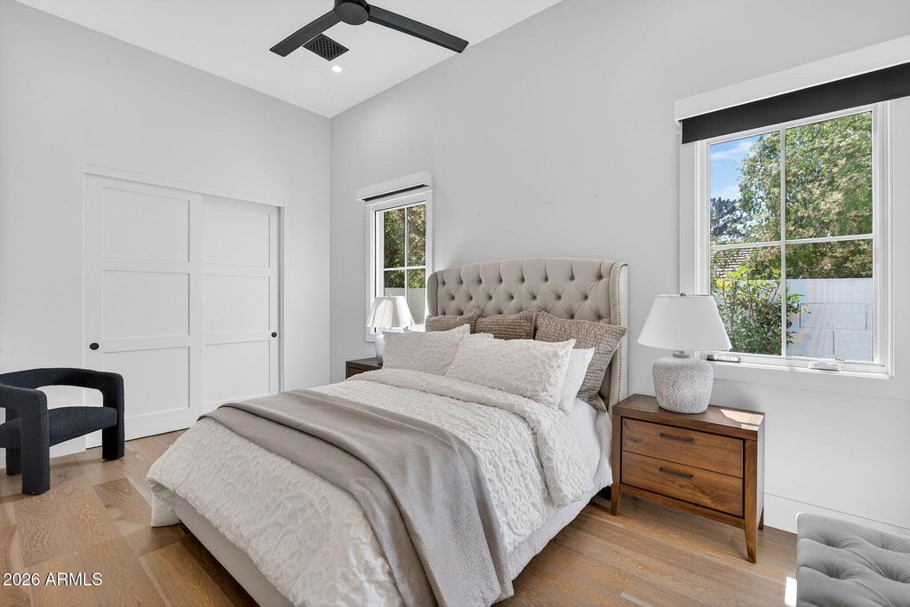 Image 60 of property listing at 5617 E MONTECITO Avenue, Phoenix, AZ 85018