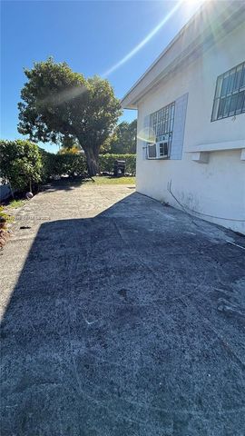 1201 NW 51st St 5100, Miami, FL 33142