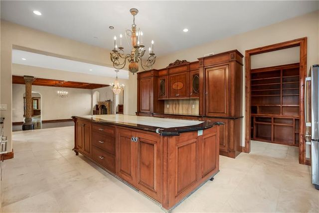 3423 W 138th Street, Leawood, KS 66224