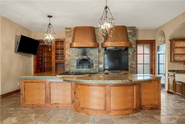 3423 W 138th Street, Leawood, KS 66224