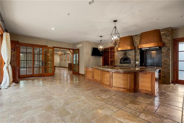 3423 W 138th Street, Leawood, KS 66224