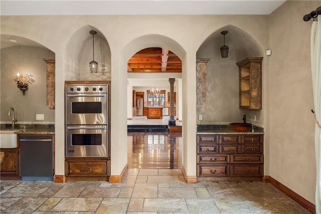 3423 W 138th Street, Leawood, KS 66224