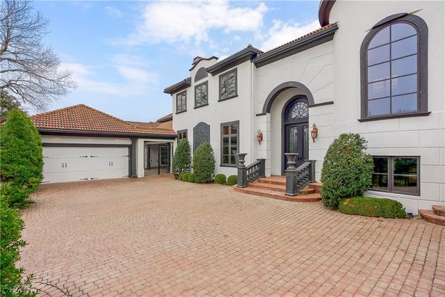 3423 W 138th Street, Leawood, KS 66224