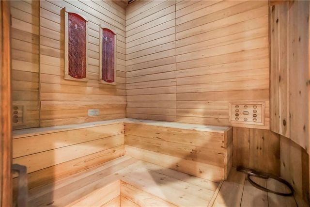 3423 W 138th Street, Leawood, KS 66224