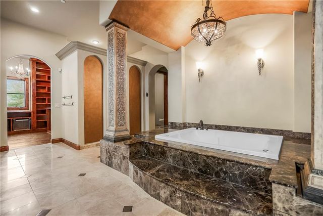 3423 W 138th Street, Leawood, KS 66224