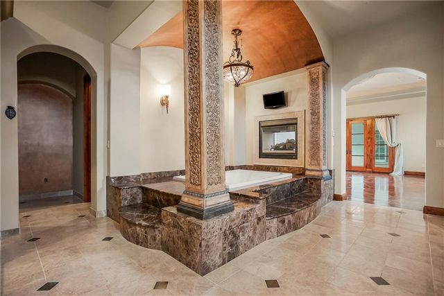 3423 W 138th Street, Leawood, KS 66224