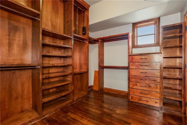 3423 W 138th Street, Leawood, KS 66224