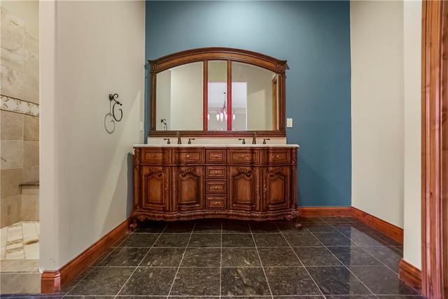 3423 W 138th Street, Leawood, KS 66224