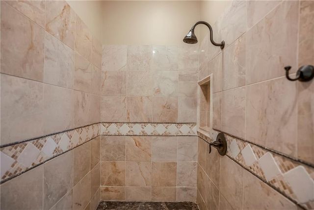 3423 W 138th Street, Leawood, KS 66224