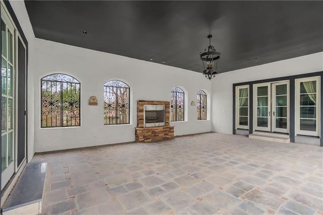 3423 W 138th Street, Leawood, KS 66224