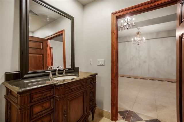 3423 W 138th Street, Leawood, KS 66224