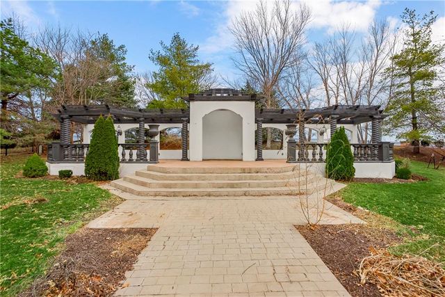 3423 W 138th Street, Leawood, KS 66224