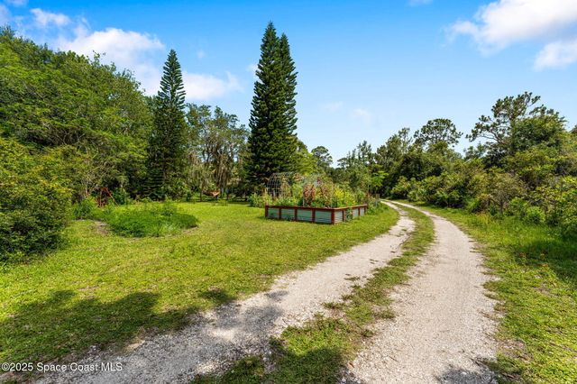 3565 Johns Road, Mims, FL 32754