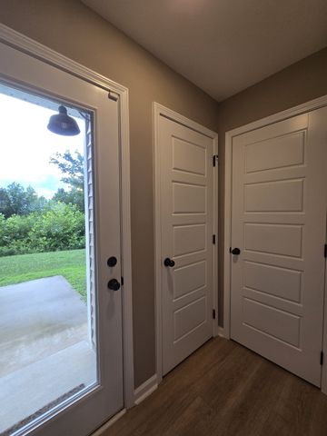 1176 Cottonwood Dr, Clarksville, TN 37040