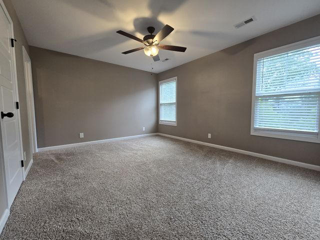 1176 Cottonwood Dr, Clarksville, TN 37040