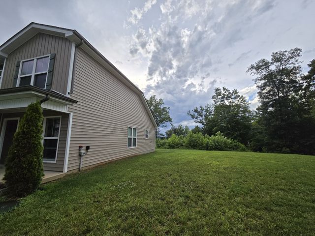 1176 Cottonwood Dr, Clarksville, TN 37040