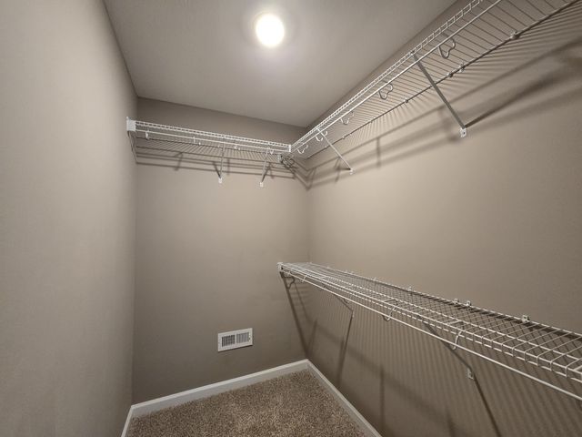 1176 Cottonwood Dr, Clarksville, TN 37040