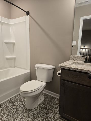 1176 Cottonwood Dr, Clarksville, TN 37040