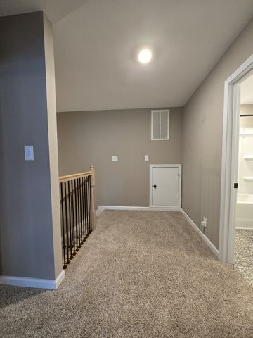 1176 Cottonwood Dr, Clarksville, TN 37040