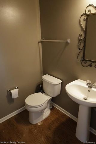 27864 Declaration Road, Novi, MI 48377