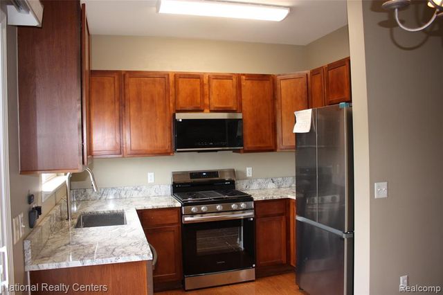 27864 Declaration Road, Novi, MI 48377