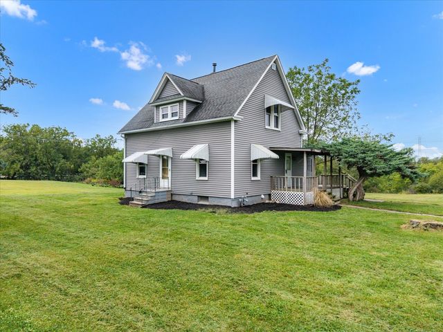 8850 Ridgewood Road, Rock Island, IL 61201