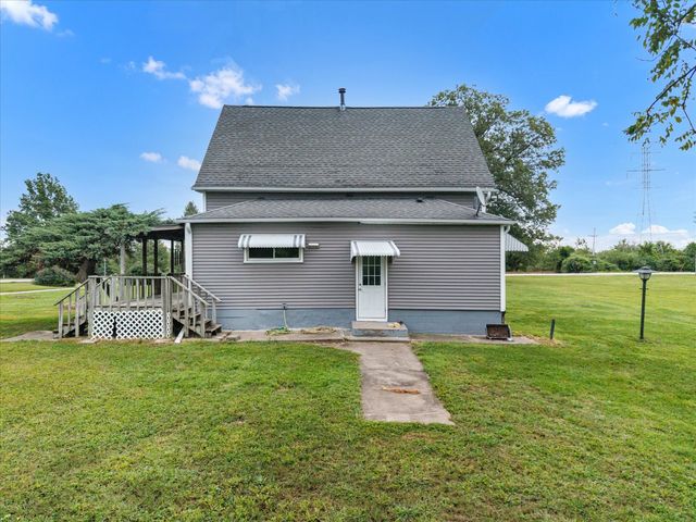 8850 Ridgewood Road, Rock Island, IL 61201