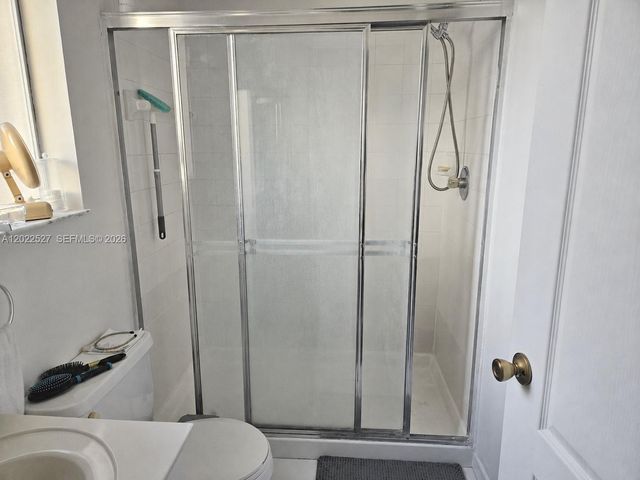 870 NE 212th Terrace 2, Miami, FL 33179