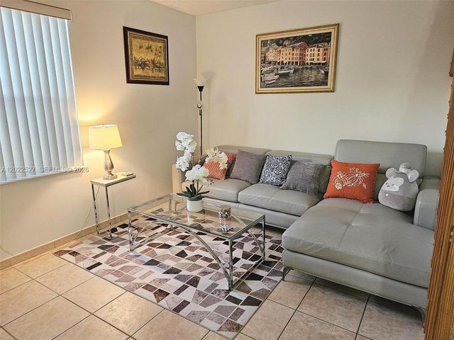 870 NE 212th Terrace 2, Miami, FL 33179
