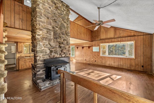 320 Caney Branch Rd, Tellico Plains, TN 37385