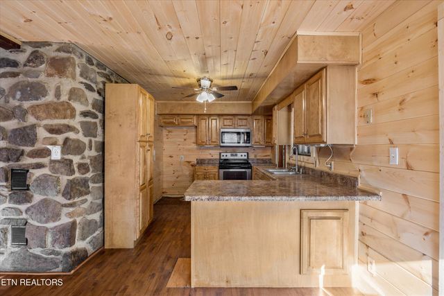 320 Caney Branch Rd, Tellico Plains, TN 37385