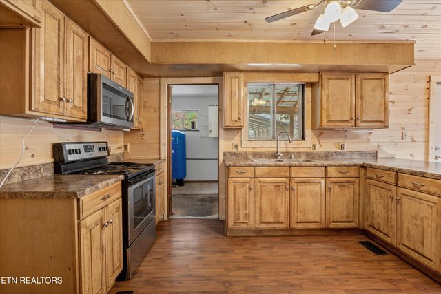 320 Caney Branch Rd, Tellico Plains, TN 37385