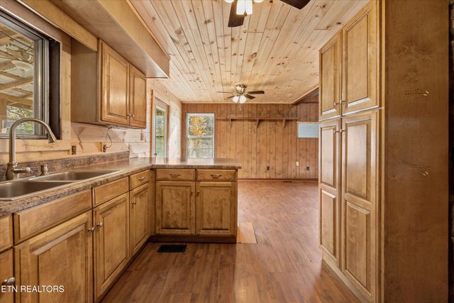 320 Caney Branch Rd, Tellico Plains, TN 37385