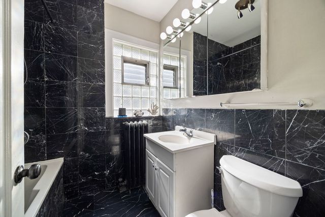 5412 N Western Avenue, Chicago, IL 60625