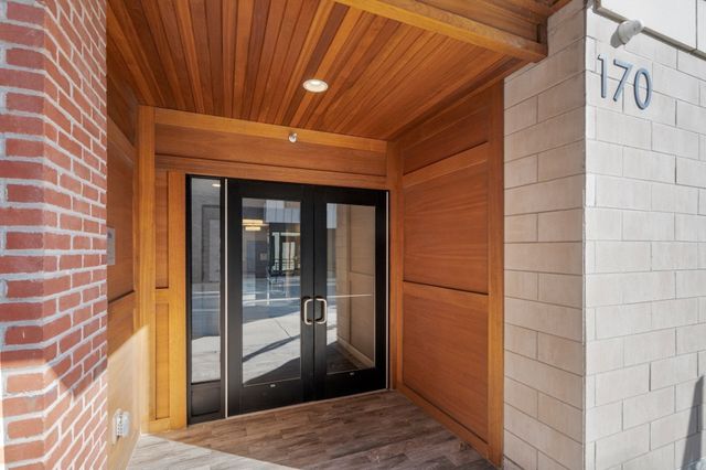 170 W Broadway 411, Boston, MA 02127