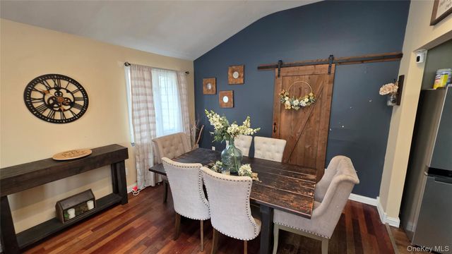 8 Lion Lane, North Babylon, NY 11703