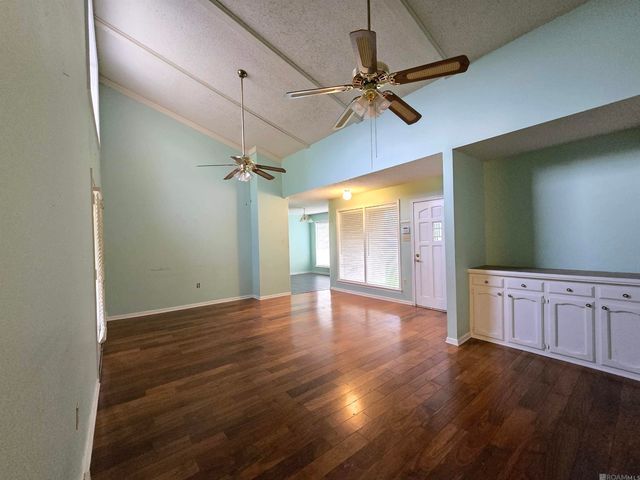 1128 Briarhurst Dr, Baton Rouge, LA 70810