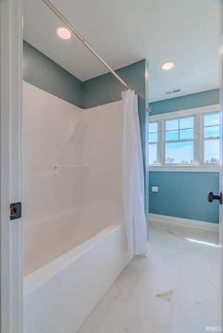 16 Creekside Lane, Wabash, IN 46992