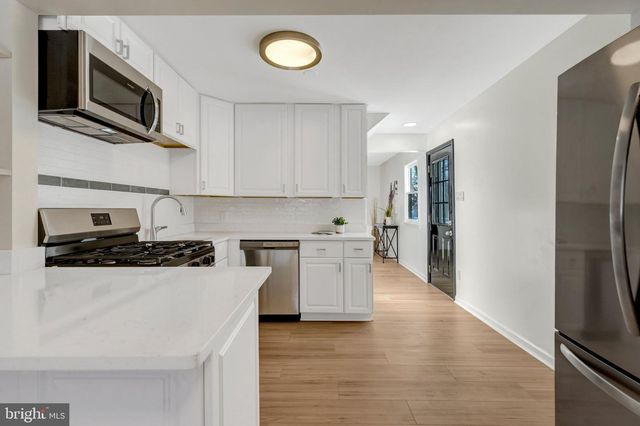 122 SCOTT DR, Manassas Park, VA 20111