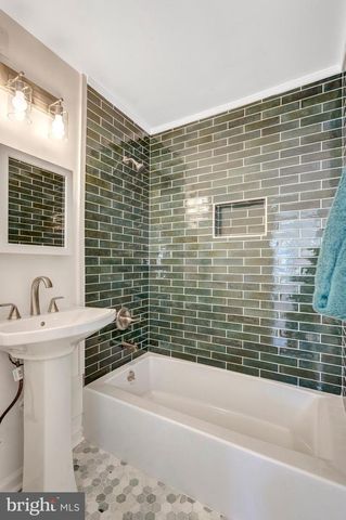 122 SCOTT DR, Manassas Park, VA 20111